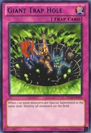 Giant Trap Hole (Blue) [DL16-EN017] Rare