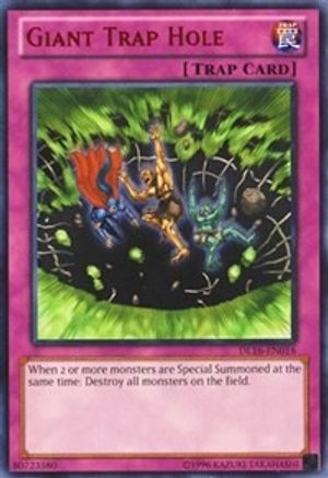 Giant Trap Hole (Red) [DL16-EN017] Rare